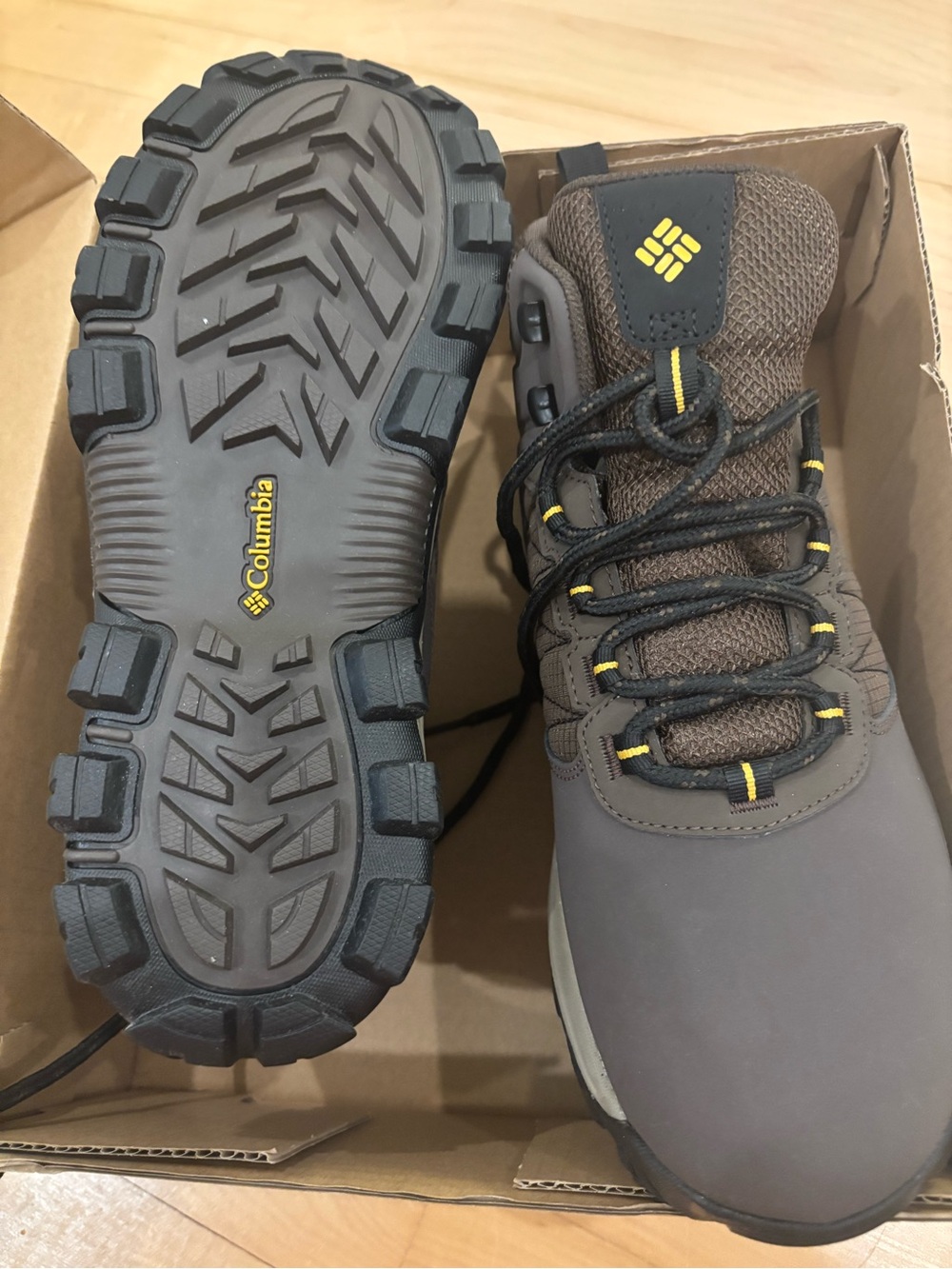 Columbia Brown and Black Men's Hiking Boots - Picture 5 of 7